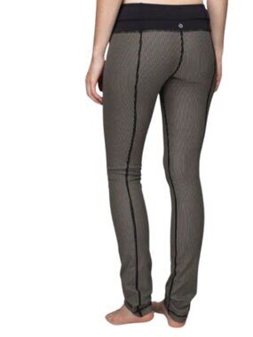 Lululemon Womens Skinny Groove Pant Leggings Black Pinstripe 2